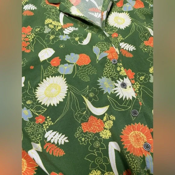 ModCloth Floral Tie-Front Button Down Blouse โ Size L - Picture 6 of 11